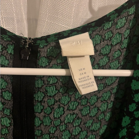 H&M Green Floral Puff-Sleeve Midi Dress - Picture 5 of 8